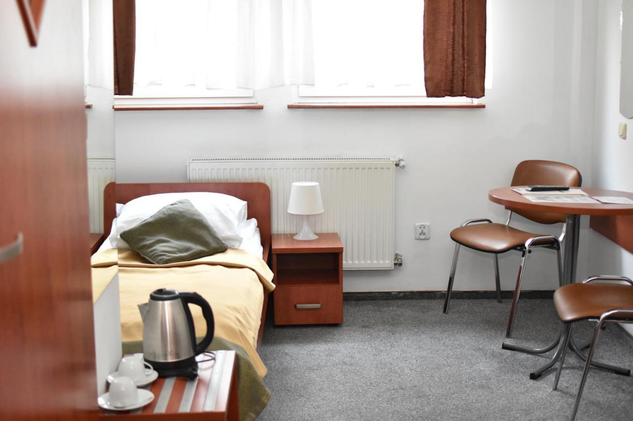 Hotel Dabrowiak Dabrowa Gornicza Luaran gambar