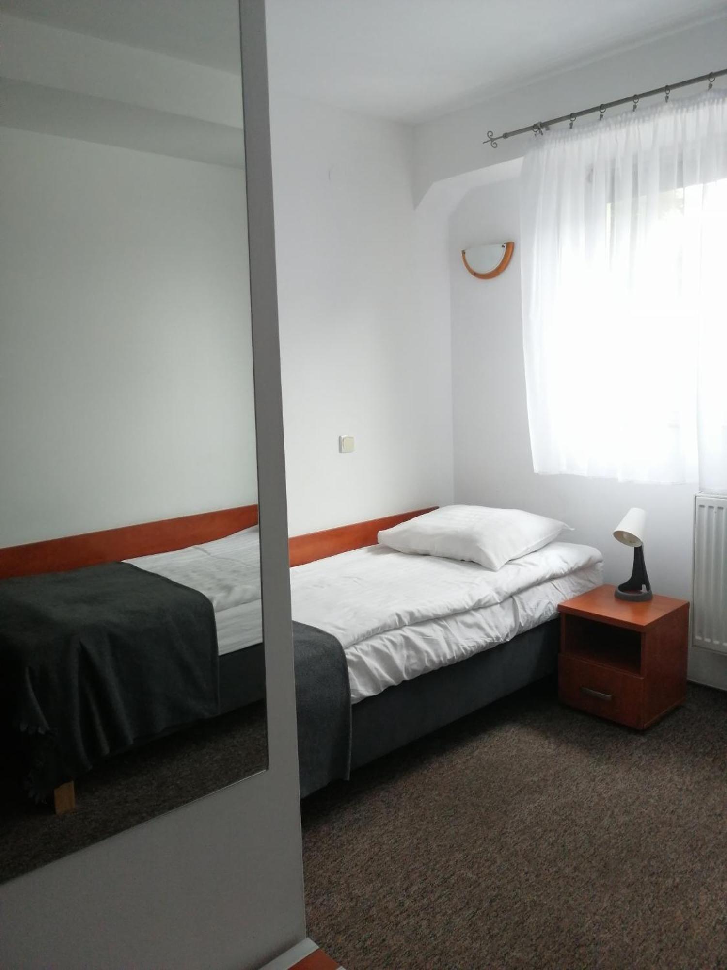 Hotel Dabrowiak Dabrowa Gornicza Luaran gambar